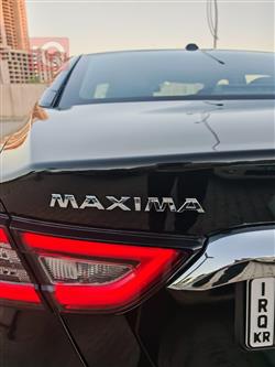Nissan Maxima